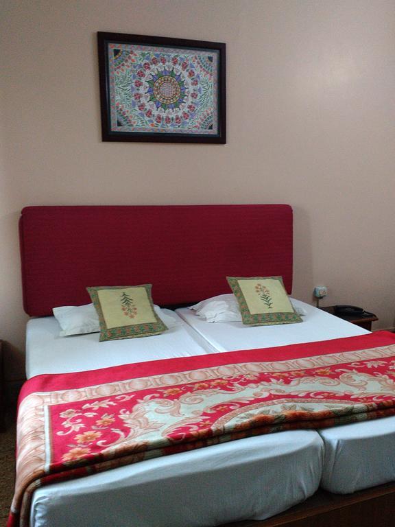 Hotel Ajaya Varanasi Oda fotoğraf