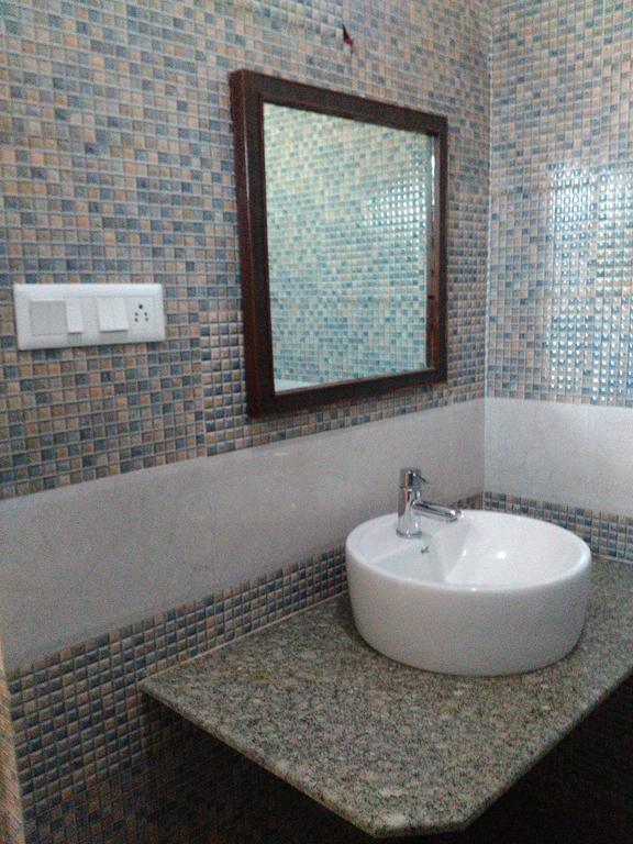 Hotel Ajaya Varanasi Oda fotoğraf