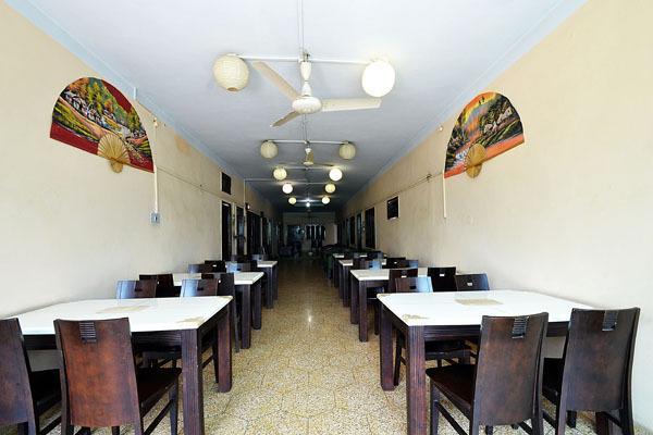 Hotel Ajaya Varanasi Dış mekan fotoğraf