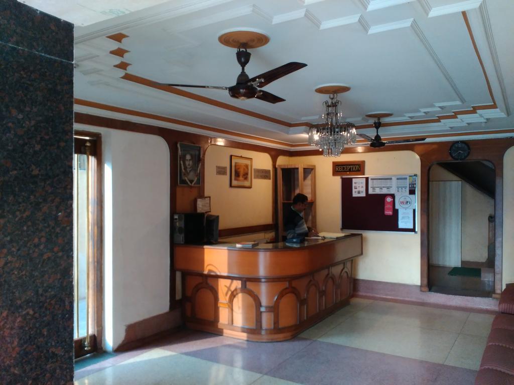 Hotel Ajaya Varanasi Dış mekan fotoğraf