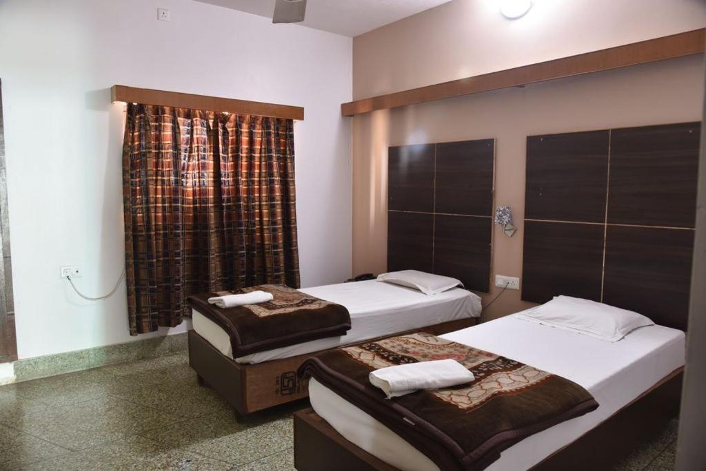 Hotel Ajaya Varanasi Dış mekan fotoğraf