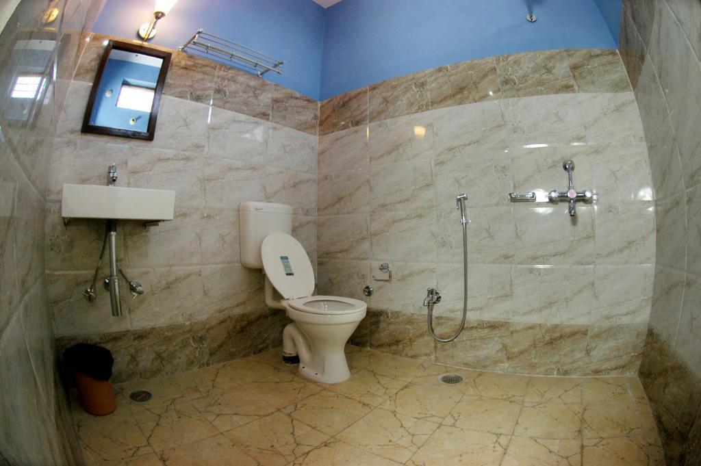 Hotel Ajaya Varanasi Oda fotoğraf